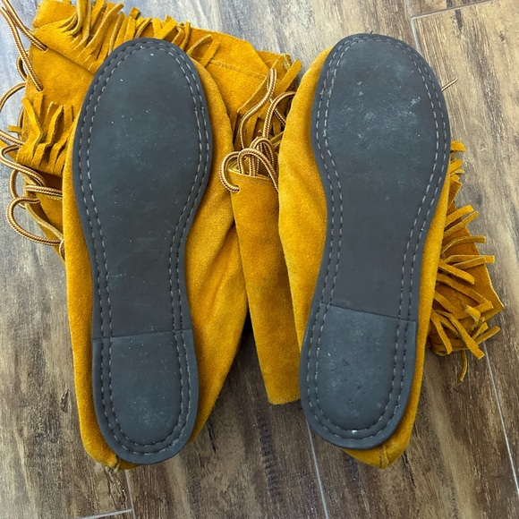 Real Leather Moccasins. Size 8 - Picture 4 of 4